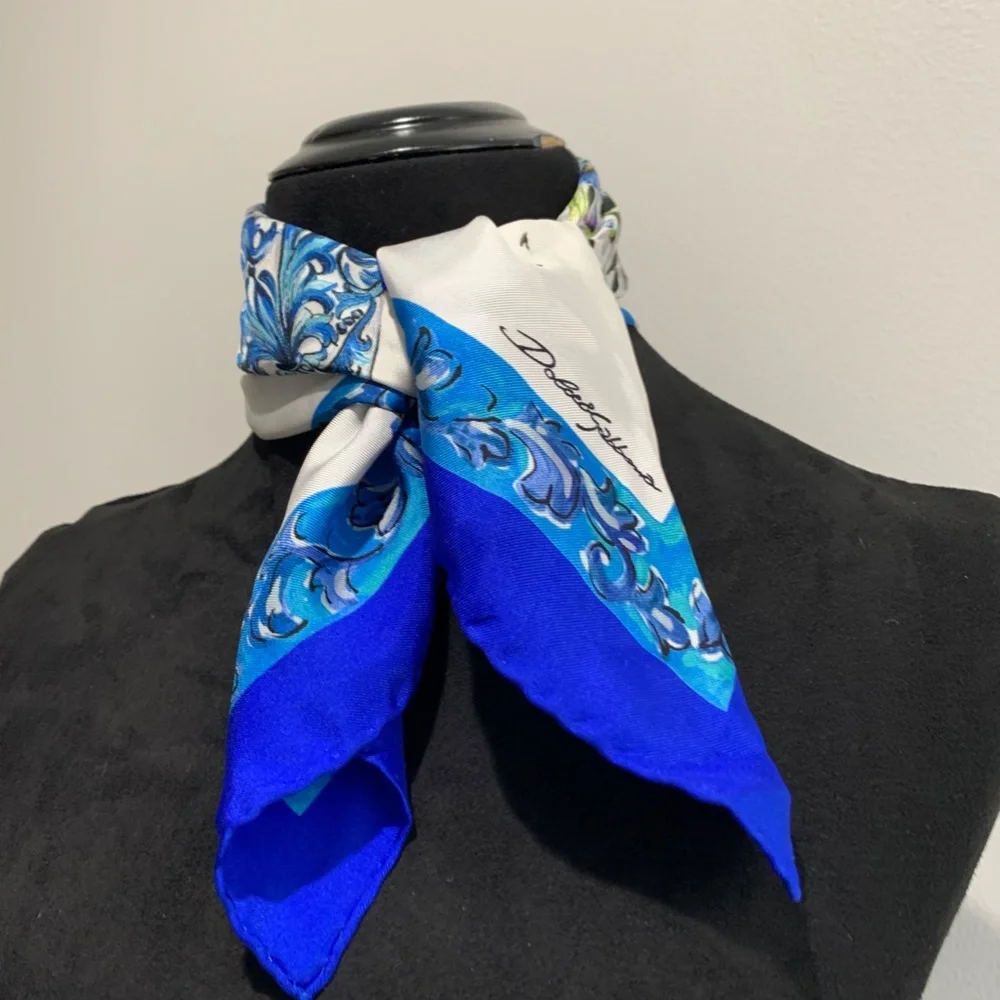 DOLCE & GABBANA Square Silk Scarf Blue white Vase floral flower 50x50 twilly D&G